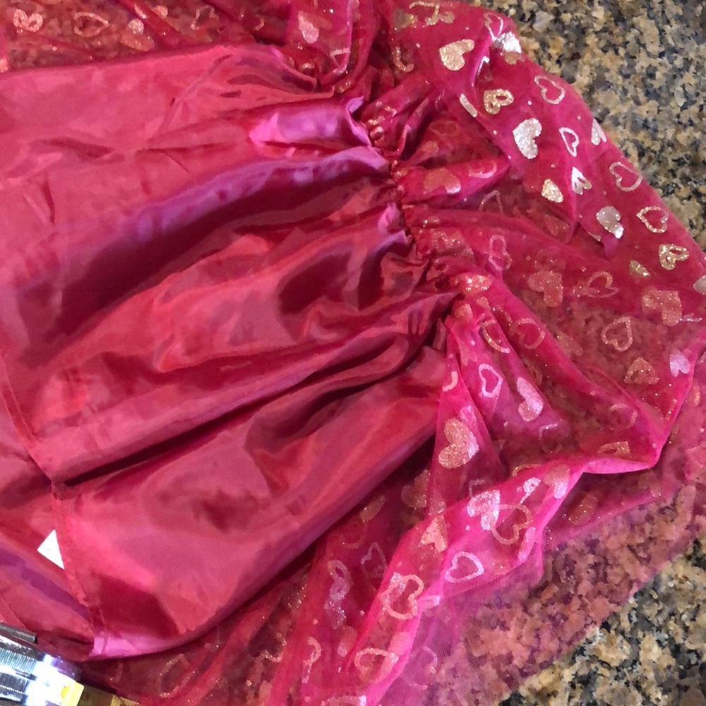 Girls Valentines Heart Skirt. 7/8 - Picture 6 of 8